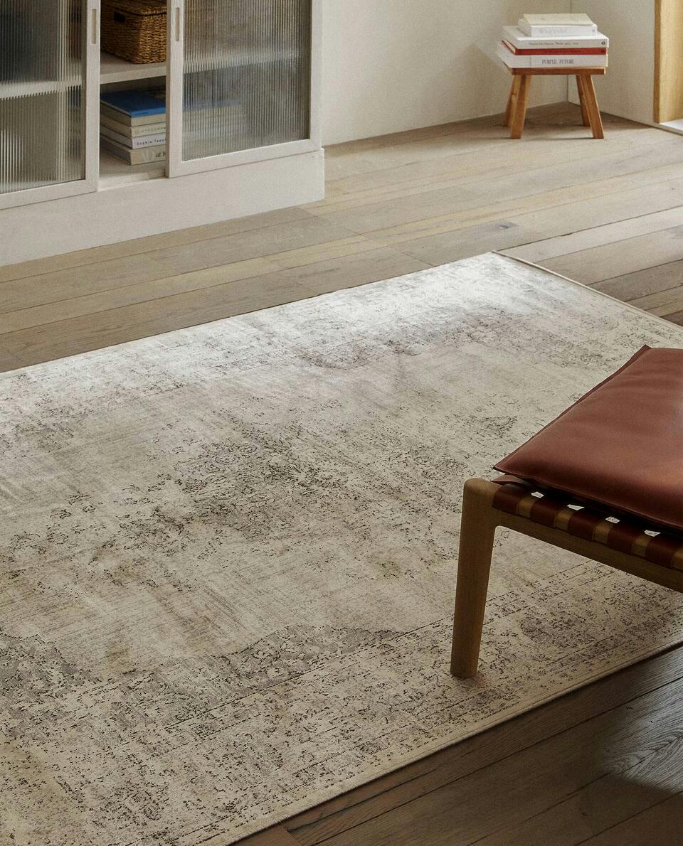 VINTAGE RUG