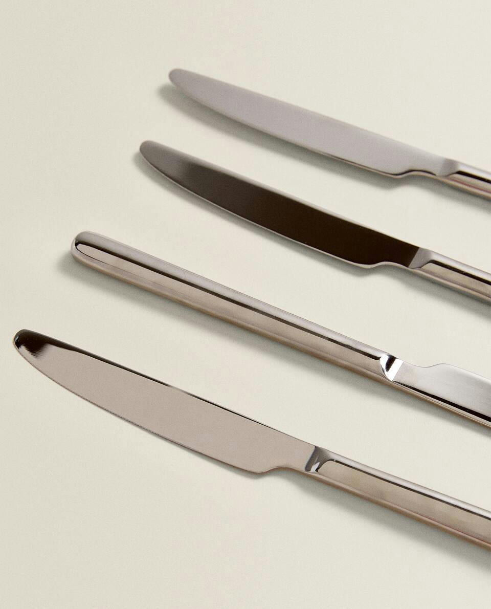 BOX OF 4 SHINY STEEL KNIVES