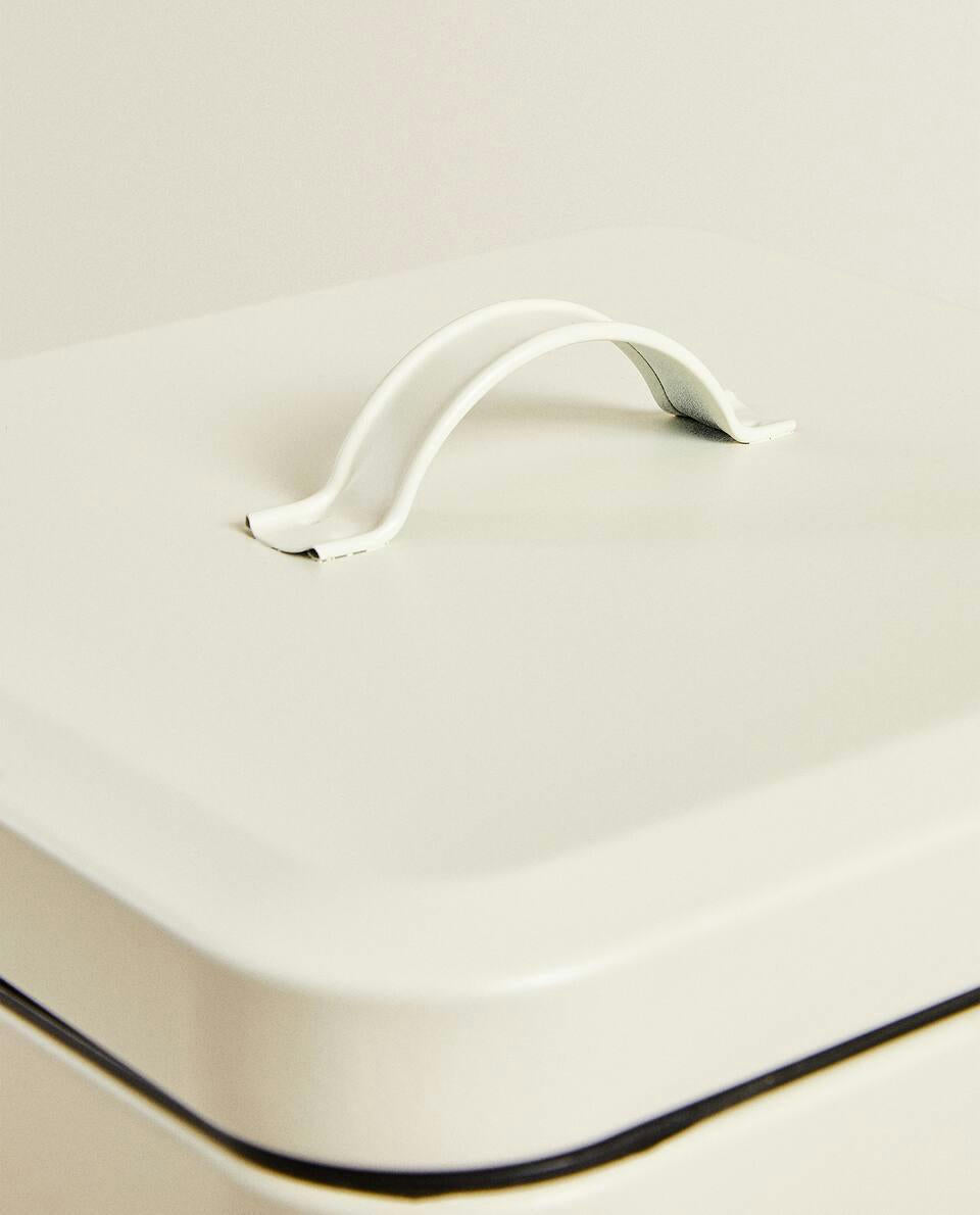 KITCHEN BIN