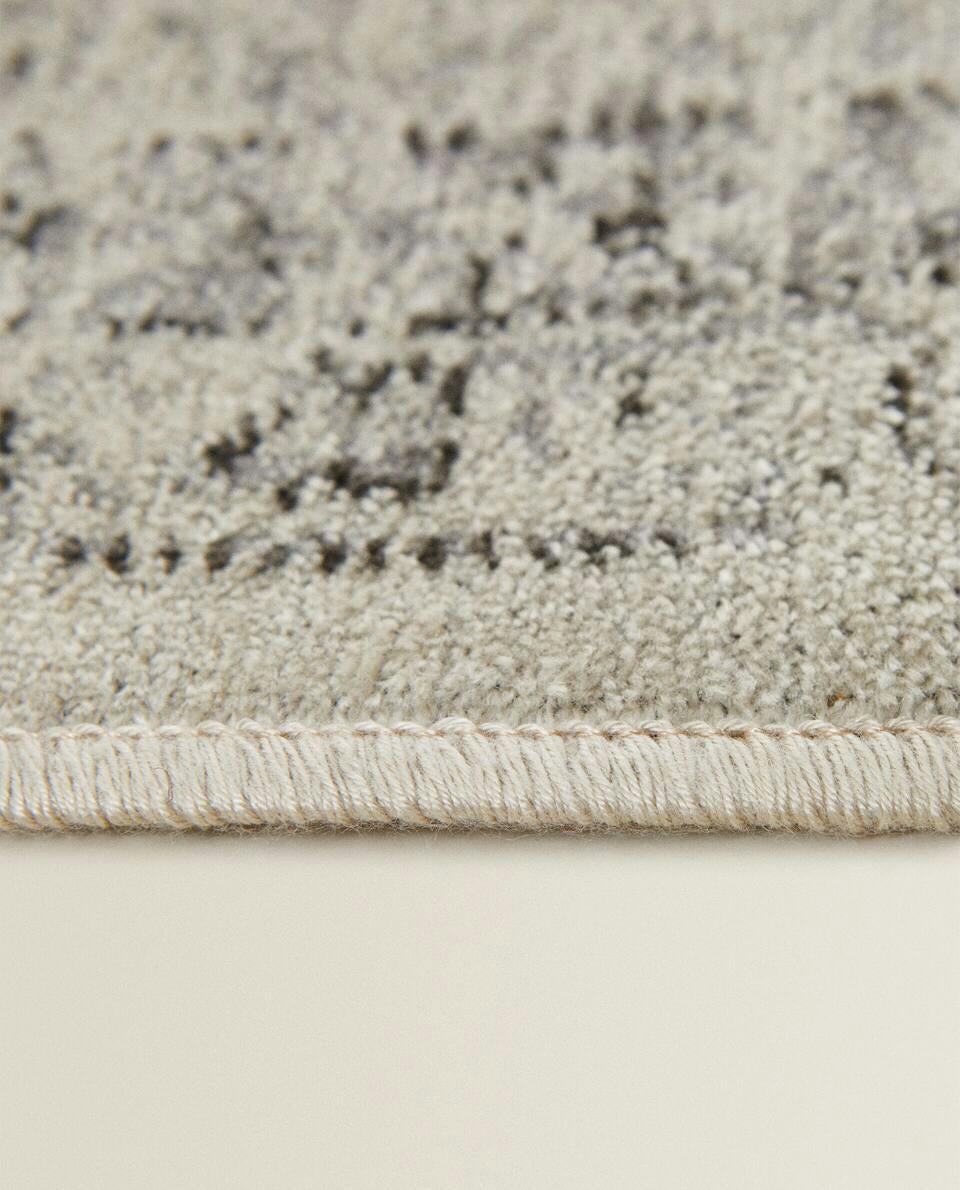 VINTAGE RUG